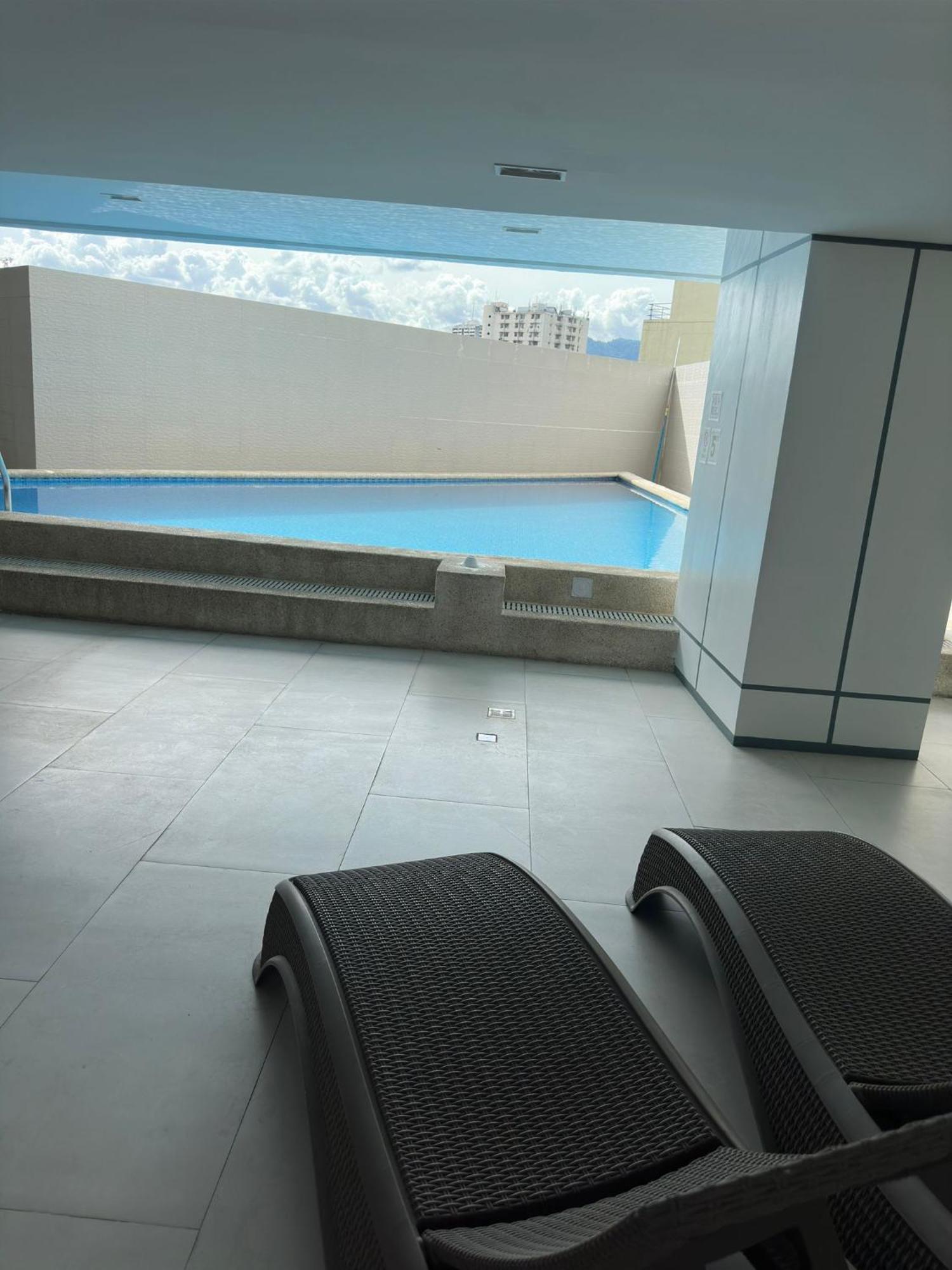 Modern & Comfy Studio - Steps From Ayala Mall, Cebu City 外观 照片